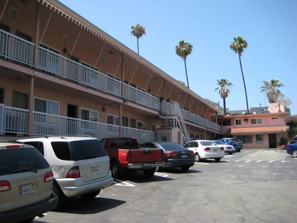 Hollywood La Brea 2*