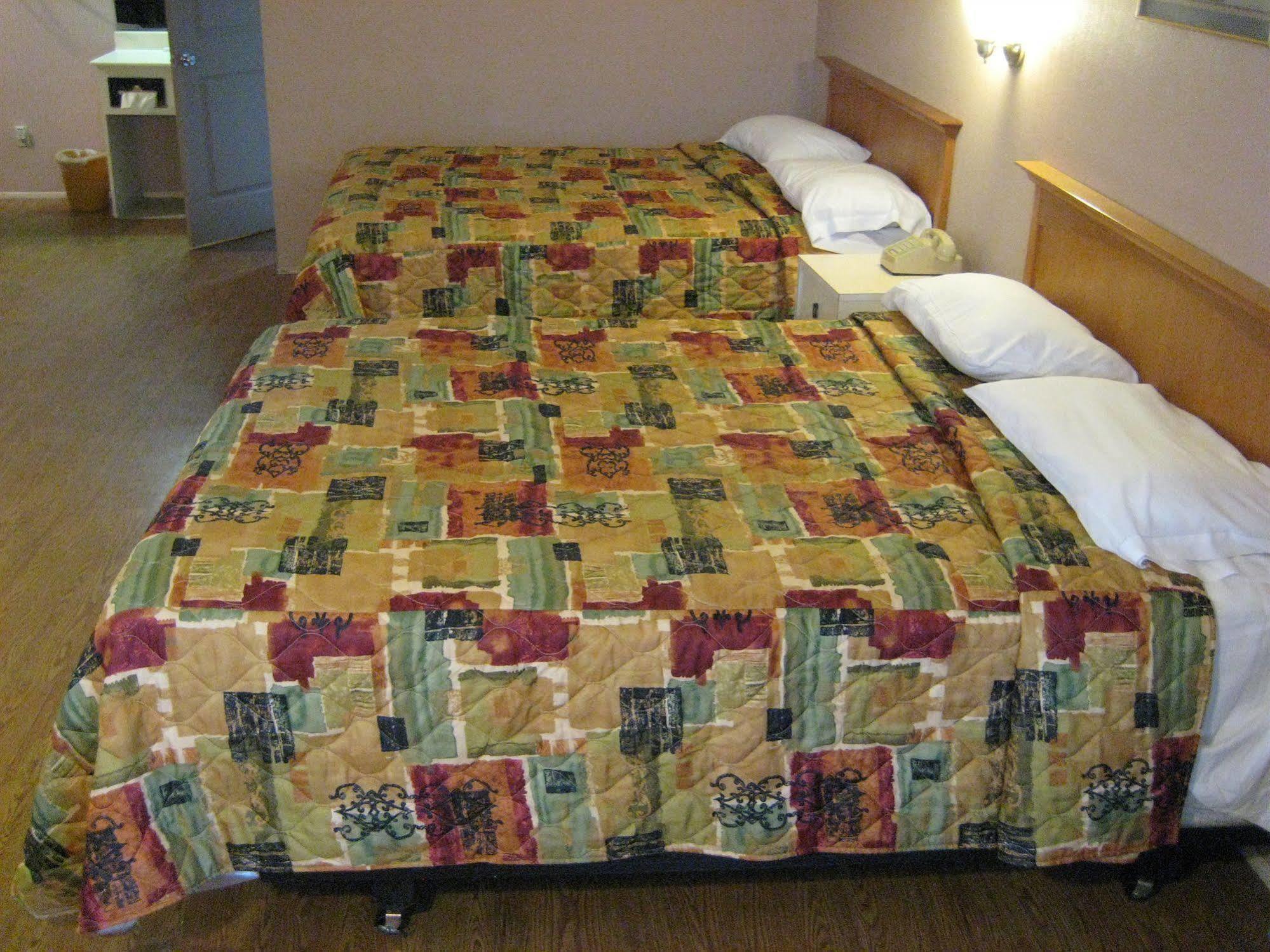 Hollywood La Brea Motel