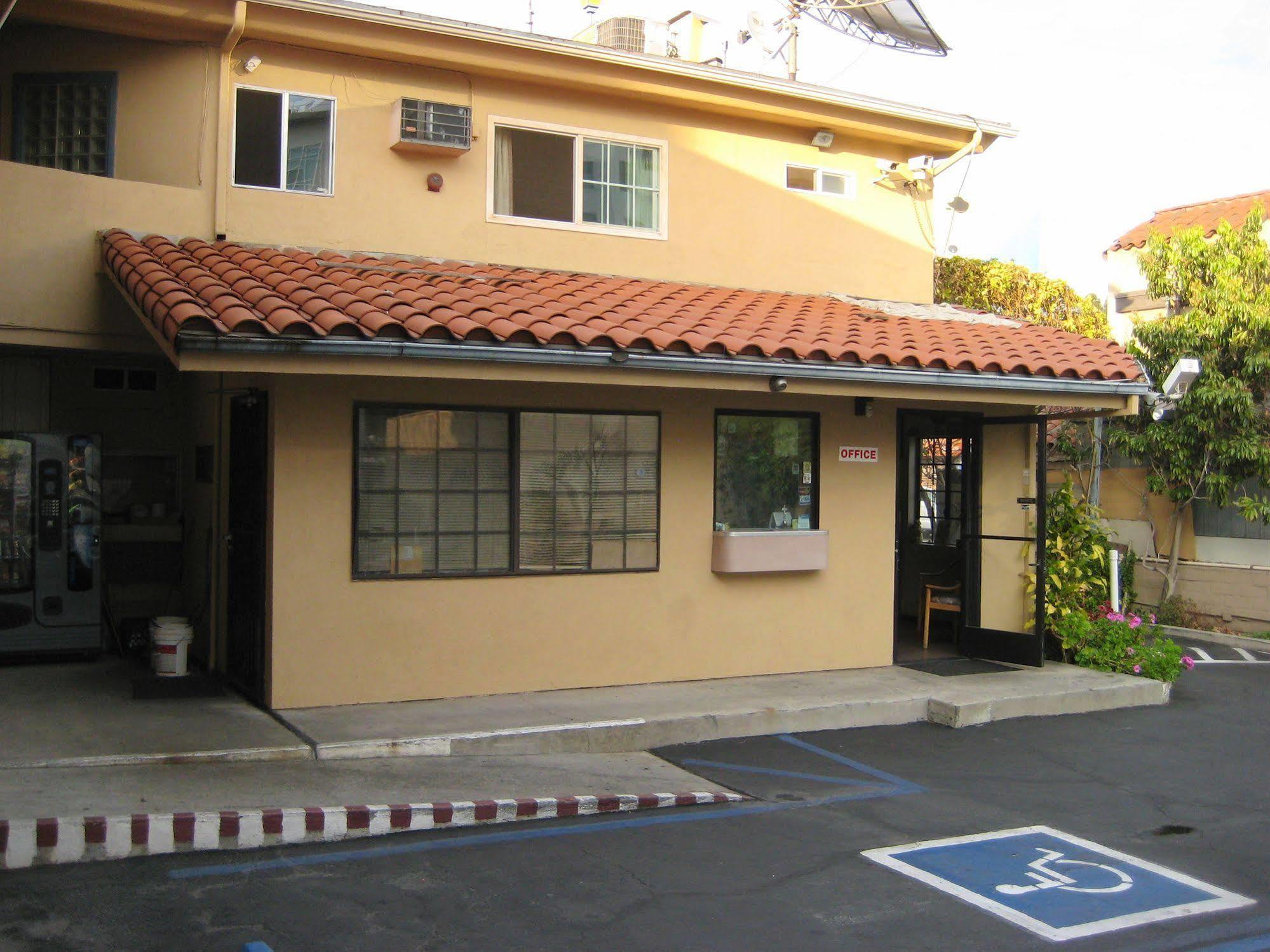 Hollywood La Brea Motel