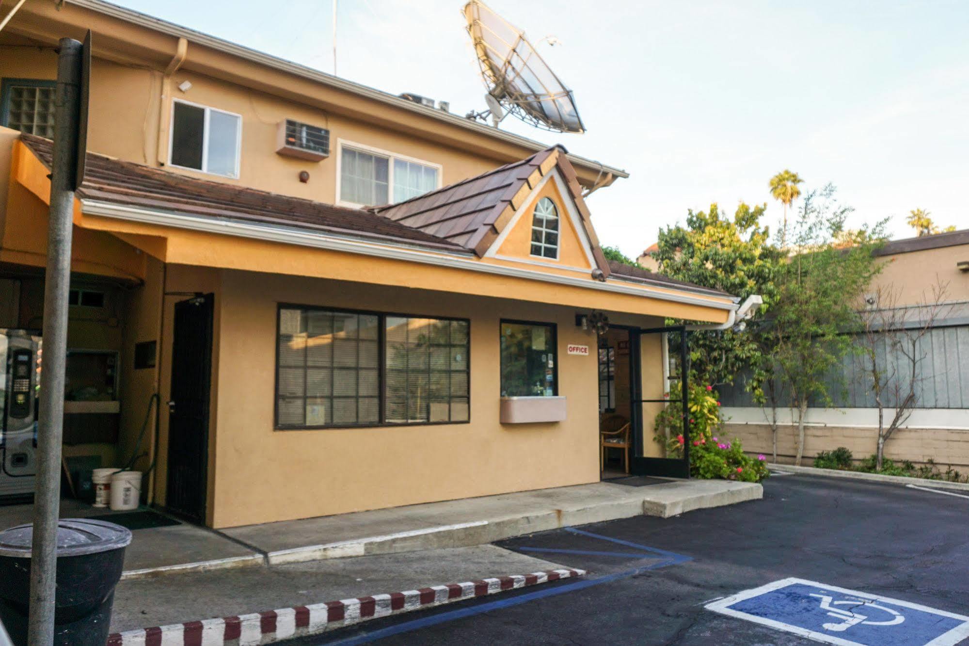Hollywood La Brea Motel 2*